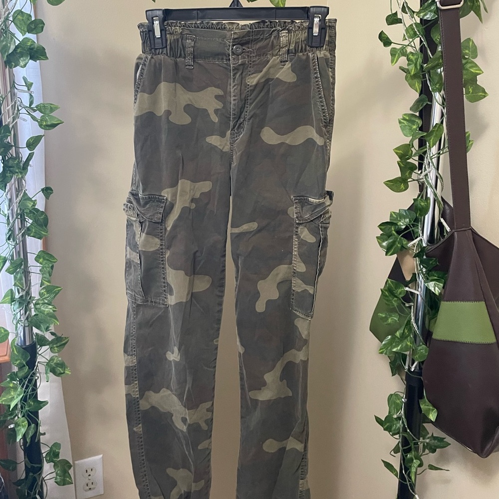 American Eagle Camo Cargos